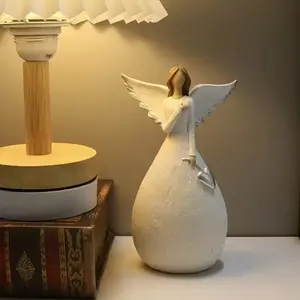 Nordic Angel Heart Holding Resin Decorative Ornament, Decoration Piece, Minimalist Style Luxurious Home Decor for Bedroom Nightstand, Soft Ambiance Accent Piece