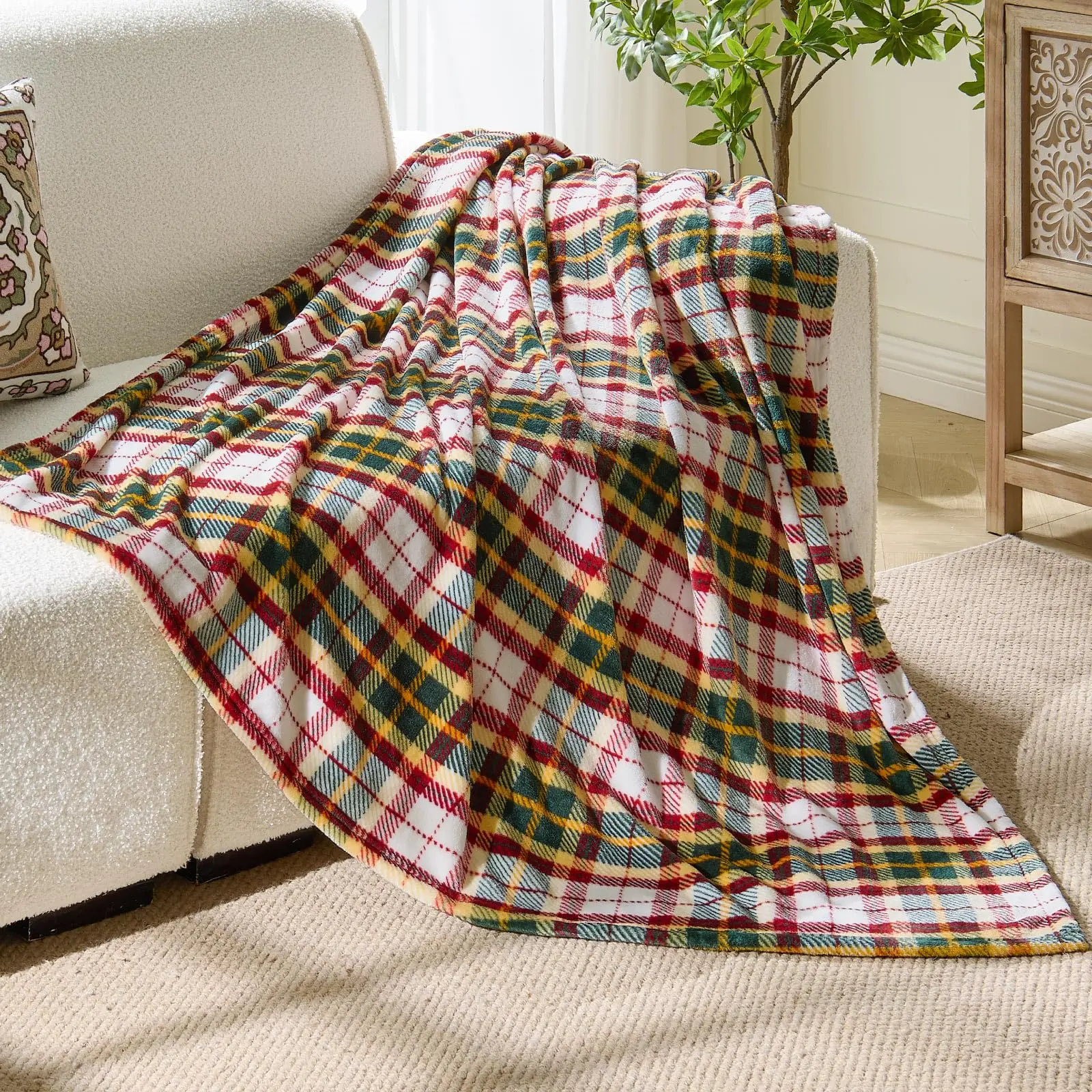 Classic Tartan Plaid Fleece Throw Blanket, Soft Warm Flannel Checkered Blanket, Cozy Vintage Plaid Blanket for Sofa Bed Couch Holiday Home Decor