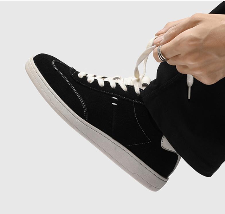 Preppy Style Must-Have: Two-Tone Suede Retro Sneakers for Men