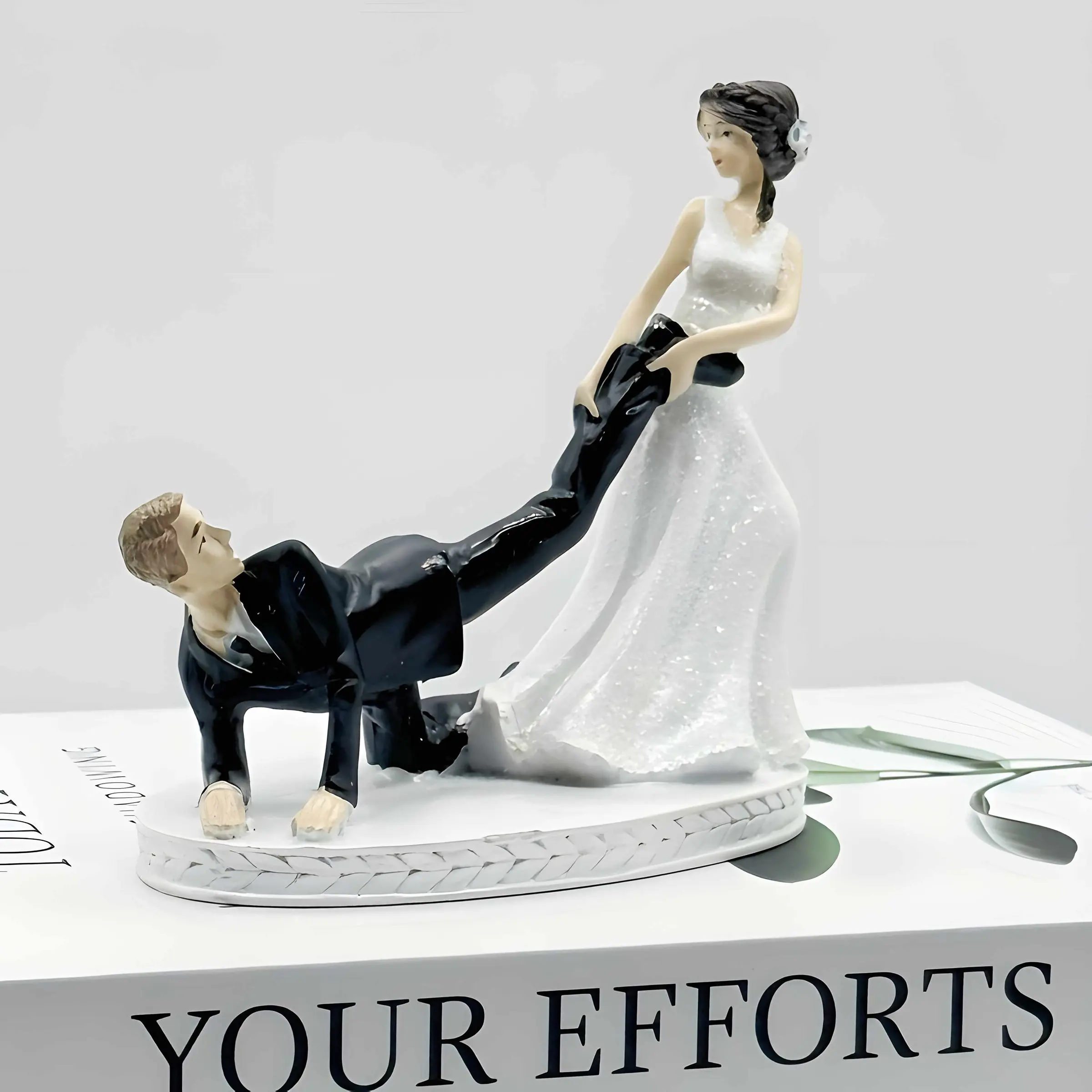 Vintage French Wedding Statue, Romantic Bride and Groom Resin Sculpture, Perfect for Wedding Gifts, Anniversary Statues, Home Decor, Design, Ornaments, Figurines, Decorative Sculptures