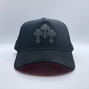 Gorra Snapback 3 Cruces  “ jesus is king " Placa Oscura Premium Vicera de Gamuza Hat with Unique Design and Comfortable Fit