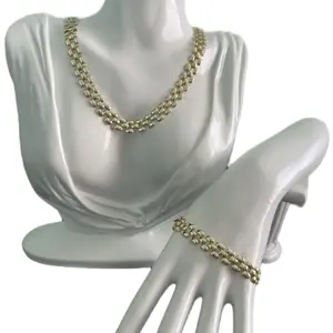 Beautiful set for women chain size 18 and brazalete size 8