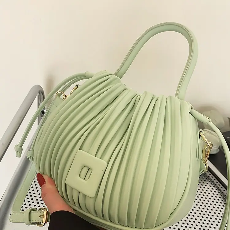 Women's bag with niche design, new fashion spring-summer trendy handbag, versatile shoulder and crossbody bag for women