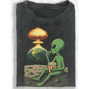 Alien Eating Popcorn Graphic Tee Cute Cotton Oversized T Shirt Comfortable Fashion Outfit Best Gift For Him Her Lover Family Friends Movie Night Party Gift