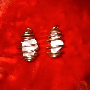 Divinus Flow LLC - Copper crystal jewelry.