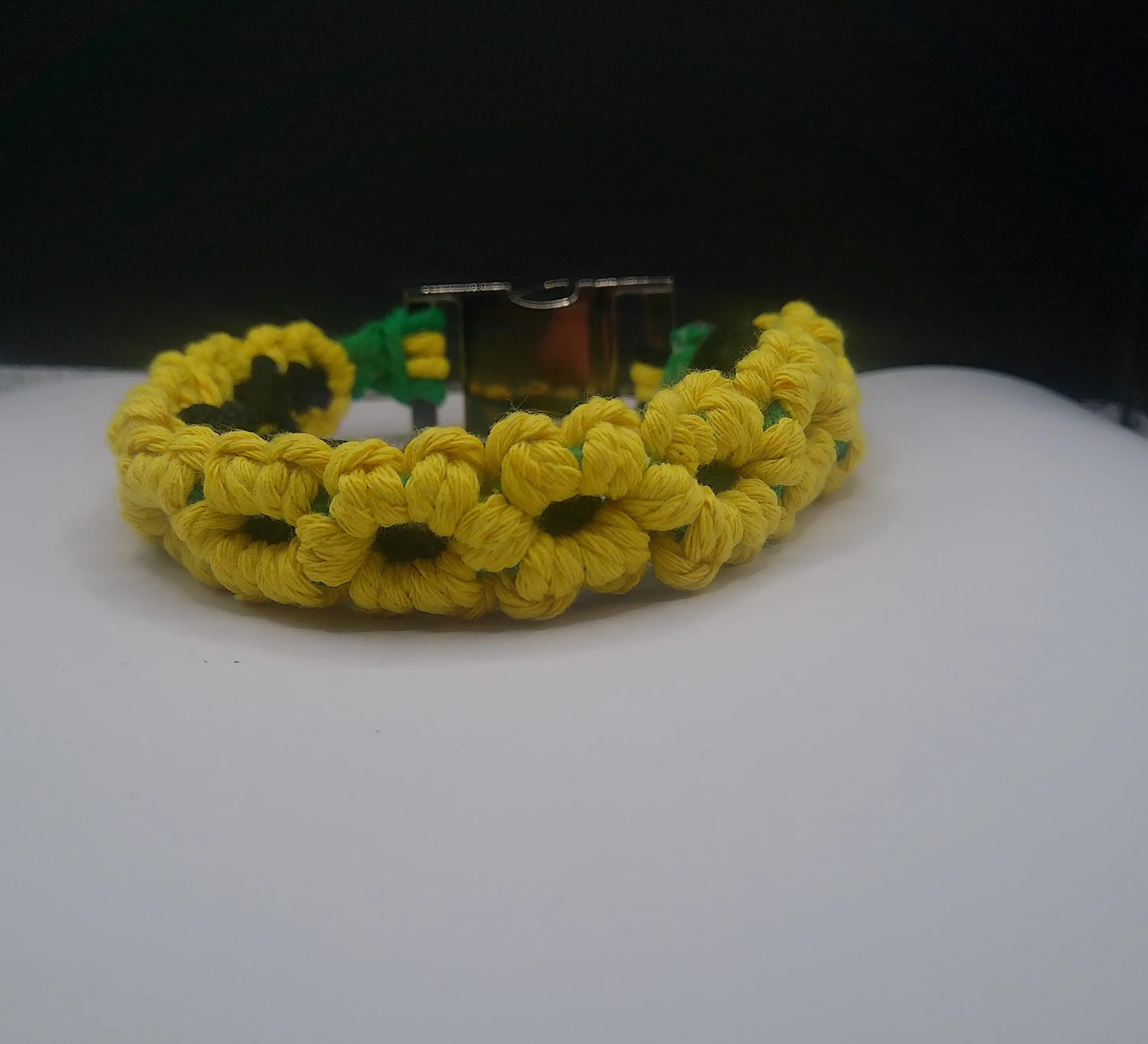 Handmade Macramé Dog Collar – Floral Knot Style (Custom Length)