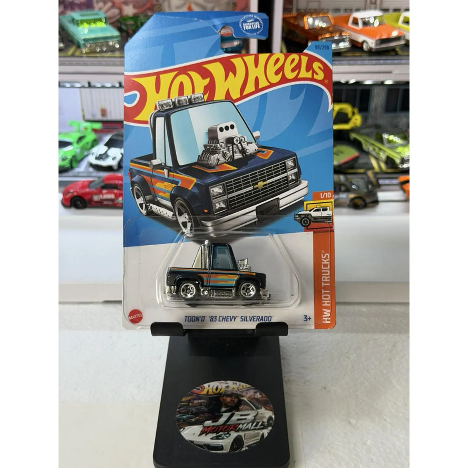 Hot Wheels 1983 Chevy Silverado 1/10 Scale Diecast Model Car Collectible Toy for Kids Ages 3+