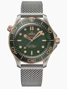 Omega Seamaster 300 Green Dial Bronze Gold, automatic mechanical movement, titanium and bronze gold, 42mm case diameter, water-resistant to 300 meters