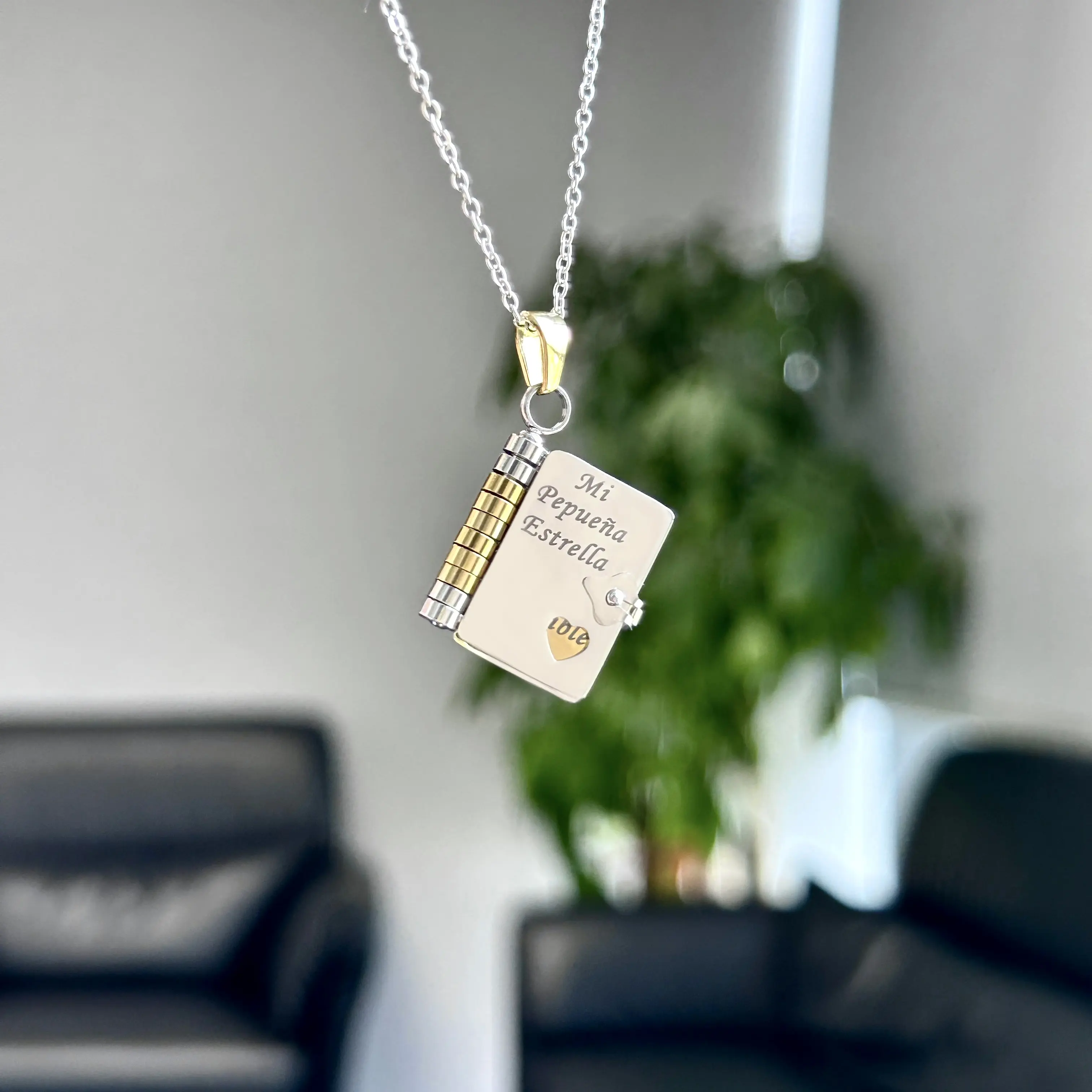 My Little Star · My Champion · My Anchor — Personalized Book Necklace with Love Messages | Mi Estrellita · Mi Campeón · Mi Ancla — Collar Libro Personalizado con Mensajes de Amor
