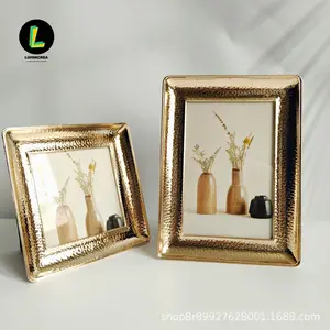 Hammered Gold Photo Frames Gold Reflective Metal Photo Frames Vintage Golden Age Style Home Ornament Decorative Embellished Photo Frames