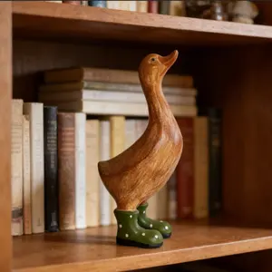 Goose Statue for Home Decor, Resin Swan Figurine for Indoor Outdoor Use, Farmhouse Desk Decor for Living Room & Garden Art