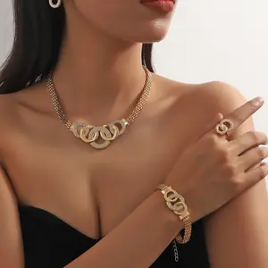 Dainty Interlocking Circle Jewelry Set – Your New Go-To for Every Occasion! Gold/Silver