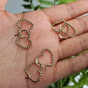 Oro 14k Aracadas de Bolita de Corazon