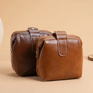 Travel small bag for women, hand-held mini wallet, women's mini bag for storing keys, cards, coins, and small change, multifunctional jewelry bag, compact PU clutch bag, oil wax leather vintage high-end coin purse, makeup bag, multifunctional small bag