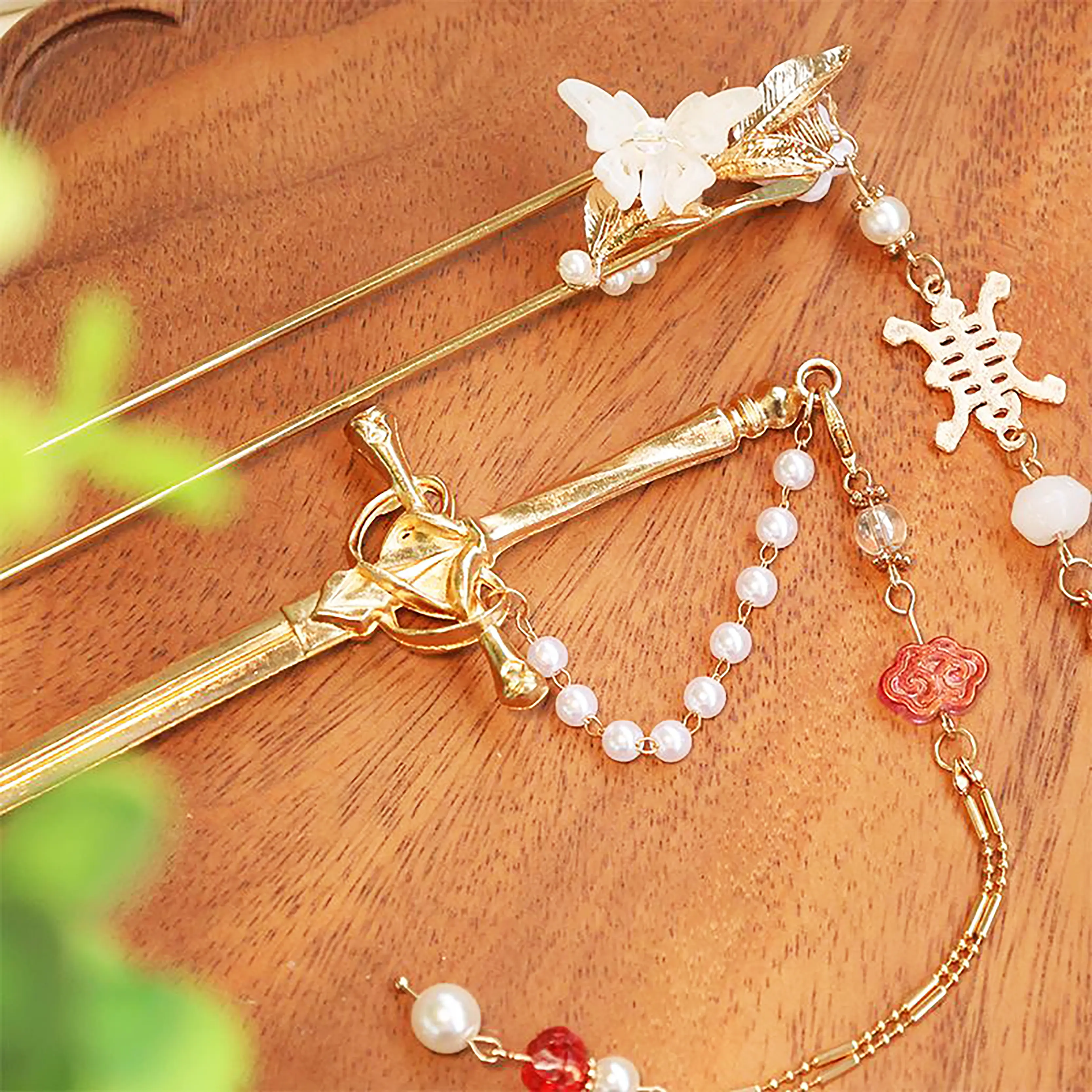 Golden Sword Tassel Metal Coating Hair Pin - Eastern Aesthetic Fashion Accessory, Mysterious, Elegant, Convenient, Practical, Versatile for Hanfu, Qipao, Memorial Day, Business, Beach Use