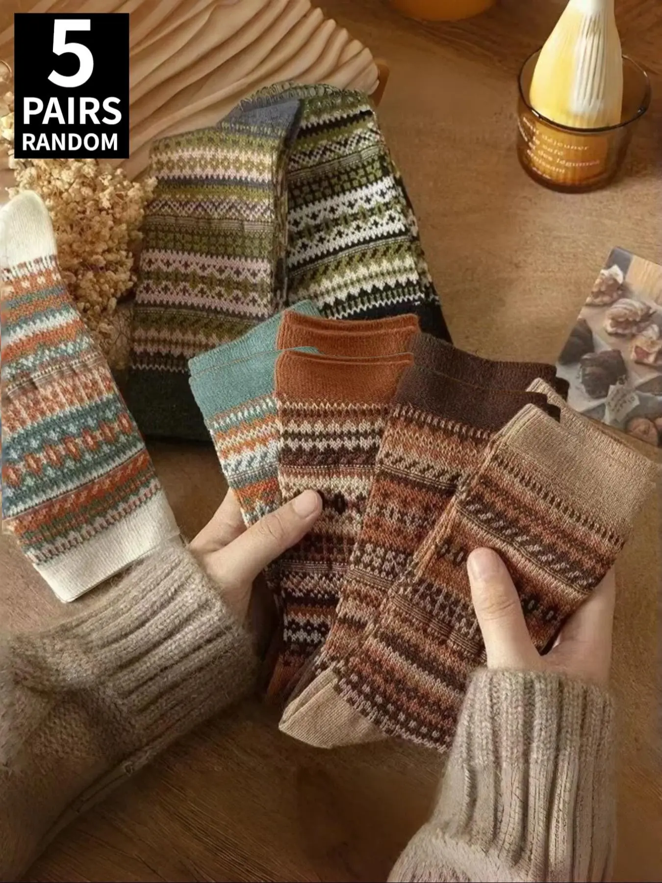 5 pairs of unisex retro-patterned mid-calf socks, soft and comfortable, thickened for warmth. Random assortment pack, fall/winter style, Socks Women