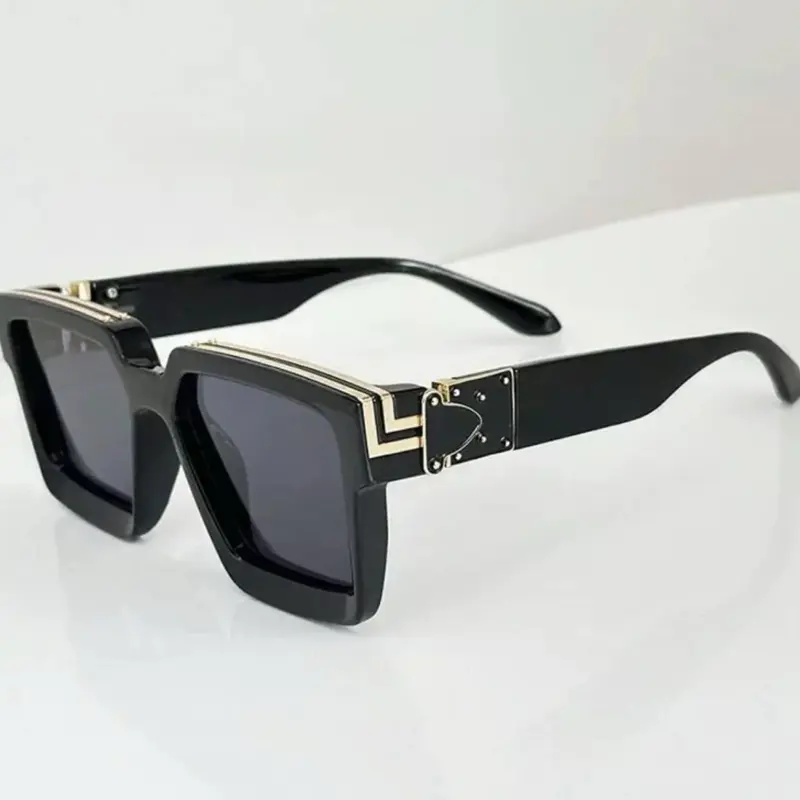 Funky Oversized Retro Square UV400 Unisex Luxury Sunglasses with Black Frame and Unique Design Elements