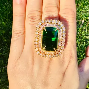 Adjustable ring for women in green Adjustable ring for women in green