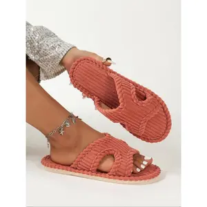 New men's and women's home leisure comfortable slippers, fluffy wool thickened autumn and winter cold insulation design, simple and multifunctional bedroom soft women's slippers, suitable for various indoor leisure occasions and gifts in daily life