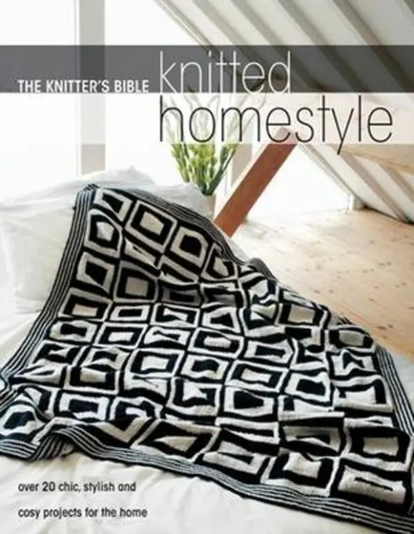 USED Book - Knitted Homestyle: Over 20 Chic, Stylish and Cosy Projects for the Home by Hachette (Paperback) - english