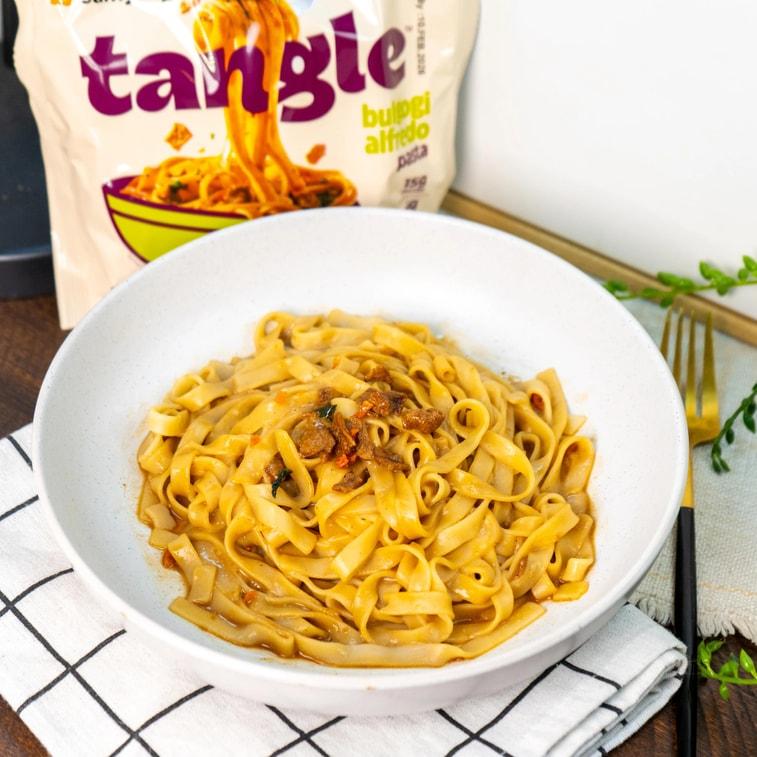 SAMYANG Tangle Bulgogi Afredo Tangluccine 3.8 oz * 4pc Korean Inspired Fettuccine with Creamy Bulgogi Sauce Instant Noodles 4-Pack