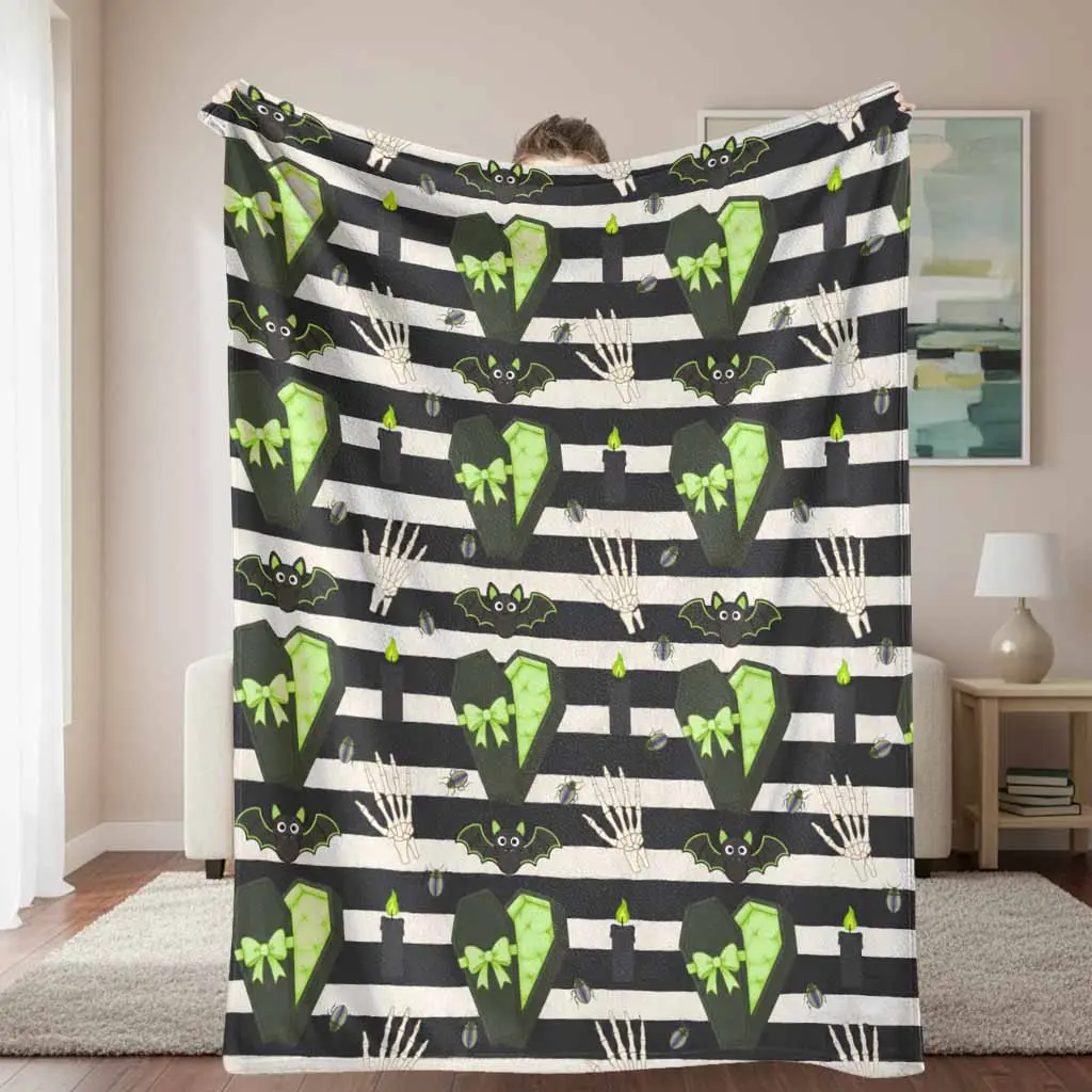 Gothic Coffin Bat Skeleton Flannel Blanket Halloween Party Decoration Pattern Soft Lightweight Fuzzy Warm Plush Throw For Couch Bed Sofa Living Room Home Decor Winter Camping Gift
