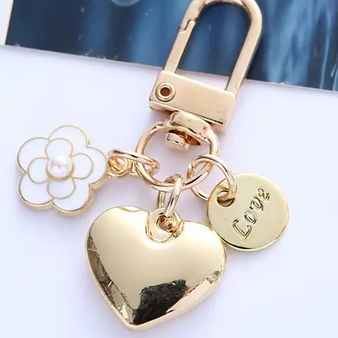 Camellia Heart Love Bag Charm Pendants – Elegant Keychain with Pearl Flower Charms, Luxury Bag Decoration & Bag Chain Charms for Backpack Purse, Ideal for Fashion Lovers & Daily Casual Look, Christmas & Thanksgiving Gift for Women