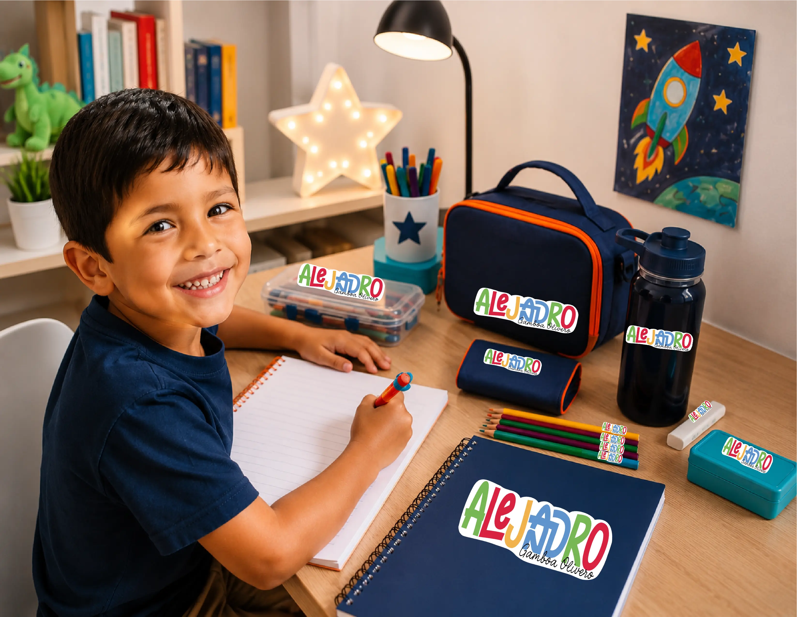 "82 Etiquetas Personalizadas e Impermeables | No pierdas más los útiles escolares" - 82 Personalized Waterproof School Name Labels – Custom Stickers for Kids