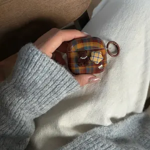 [LEO] ins plaid bear hand rope is suitable for AirPods pro3 earphone cover 4th generation wireless bluetooth apple AirPods 1 /2 generation soft case pro new 3rd generation pro2 anti-drop protective cover