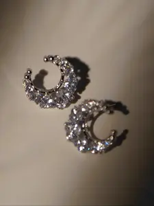 Super Sparkling Heart Moon Full Diamond Glass Earrings, Classic Style Earrings, Ear Studs, Elegant and Unique Design, Perfect for Daily Wear, Dates, Vacations, Women