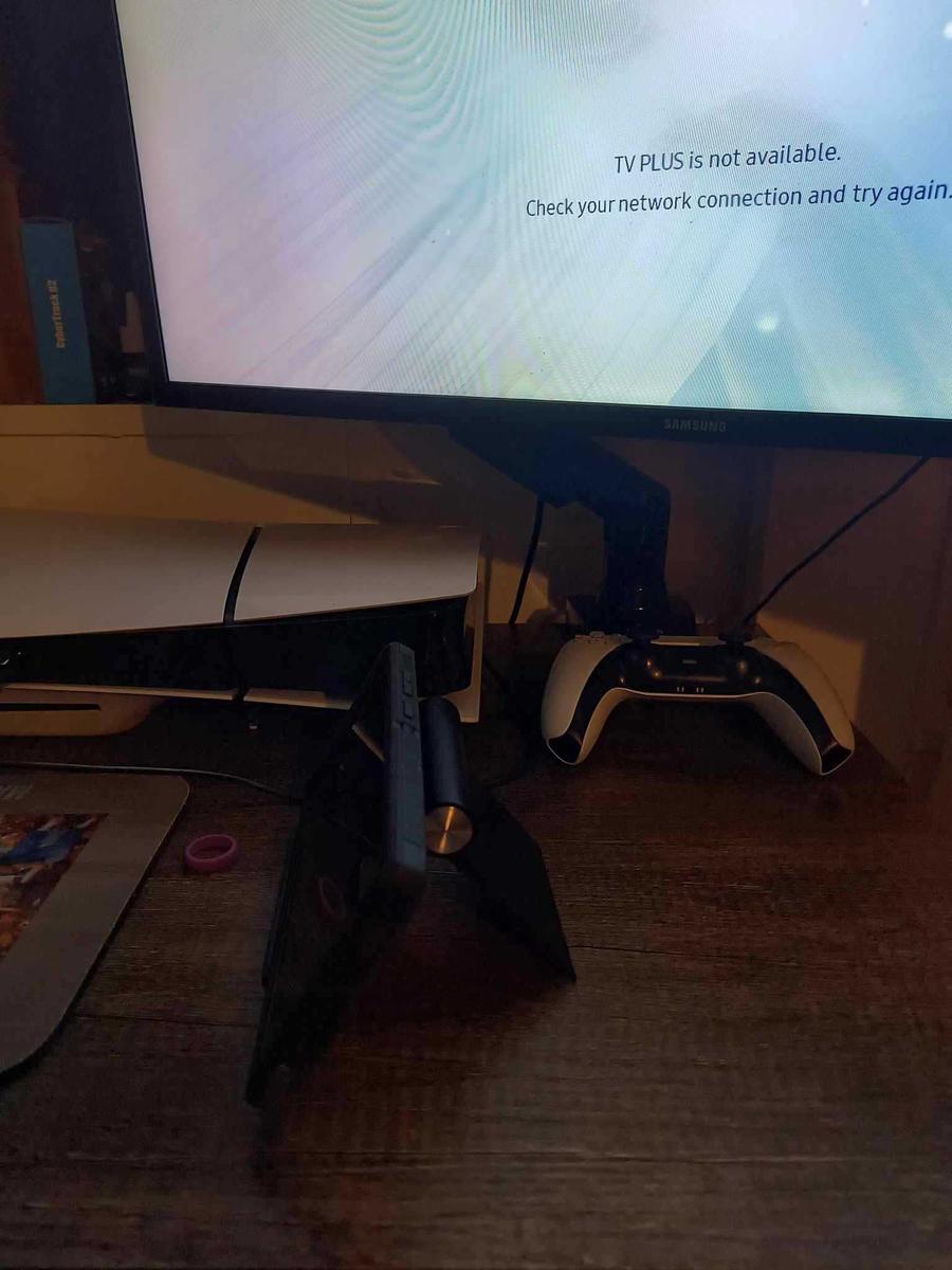 Item: Black - Phone Stand 