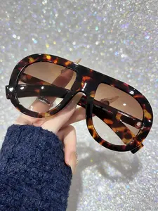 Women's Tinted Lens Sunglasses, Trendy Casual Ombre Sunglasses for Everyday Use, Fashion Accessories for Outdoor Activities