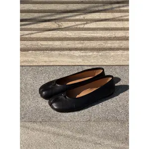 Fashion Tibi splittoe shoes Womens Genuine leather Ballet flats Comfortable flats Vintage Pleated Sheepskin shoes Designer shoes