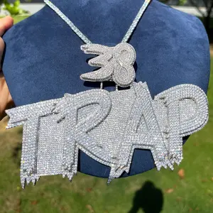 High-end personalized jewelry with chain-set diamonds, cursive letter combinations, hip-hop pendants, and trendy Chinese-style accessories