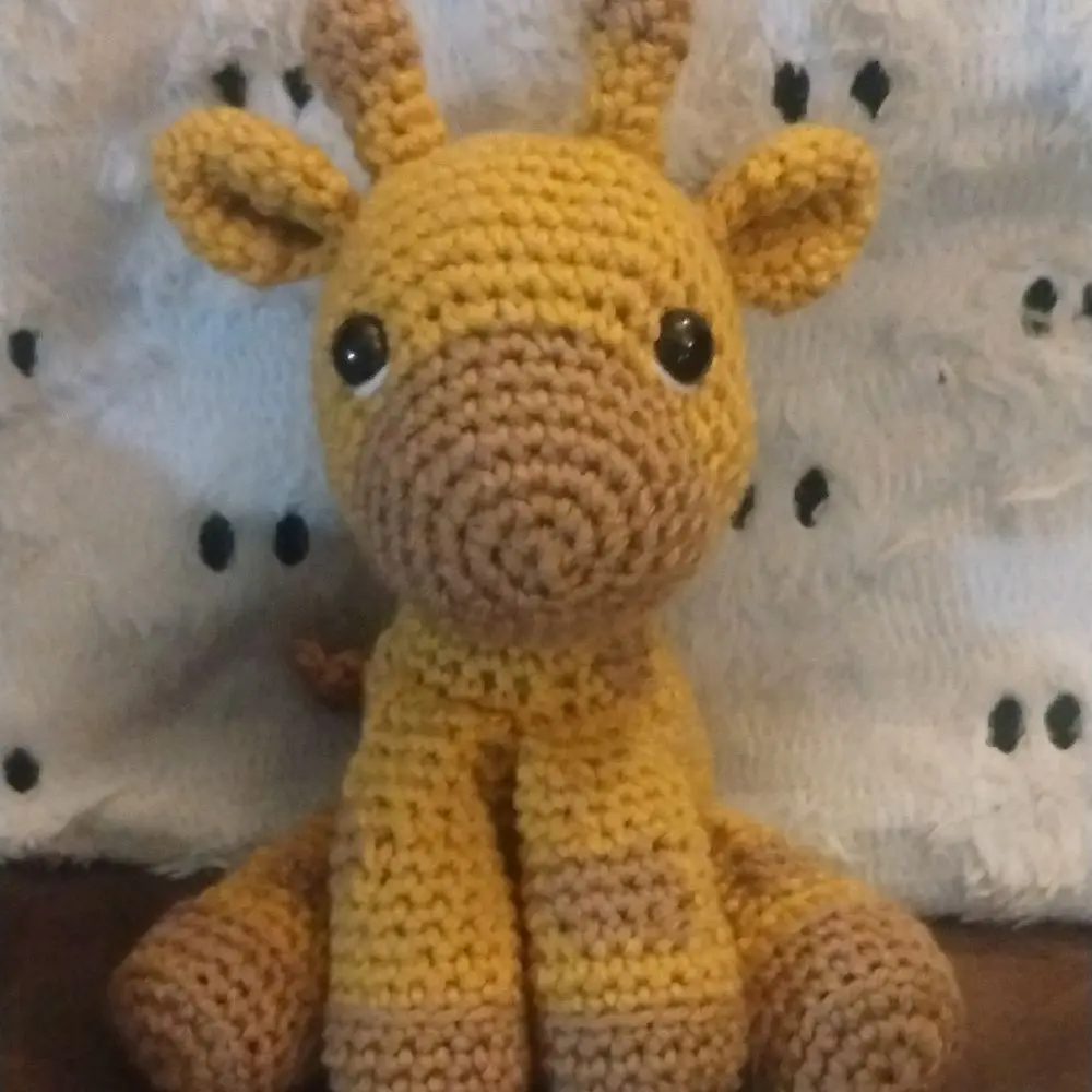 Crochet Giraffe Plushy - Soft and Cuddly Toy for Kids