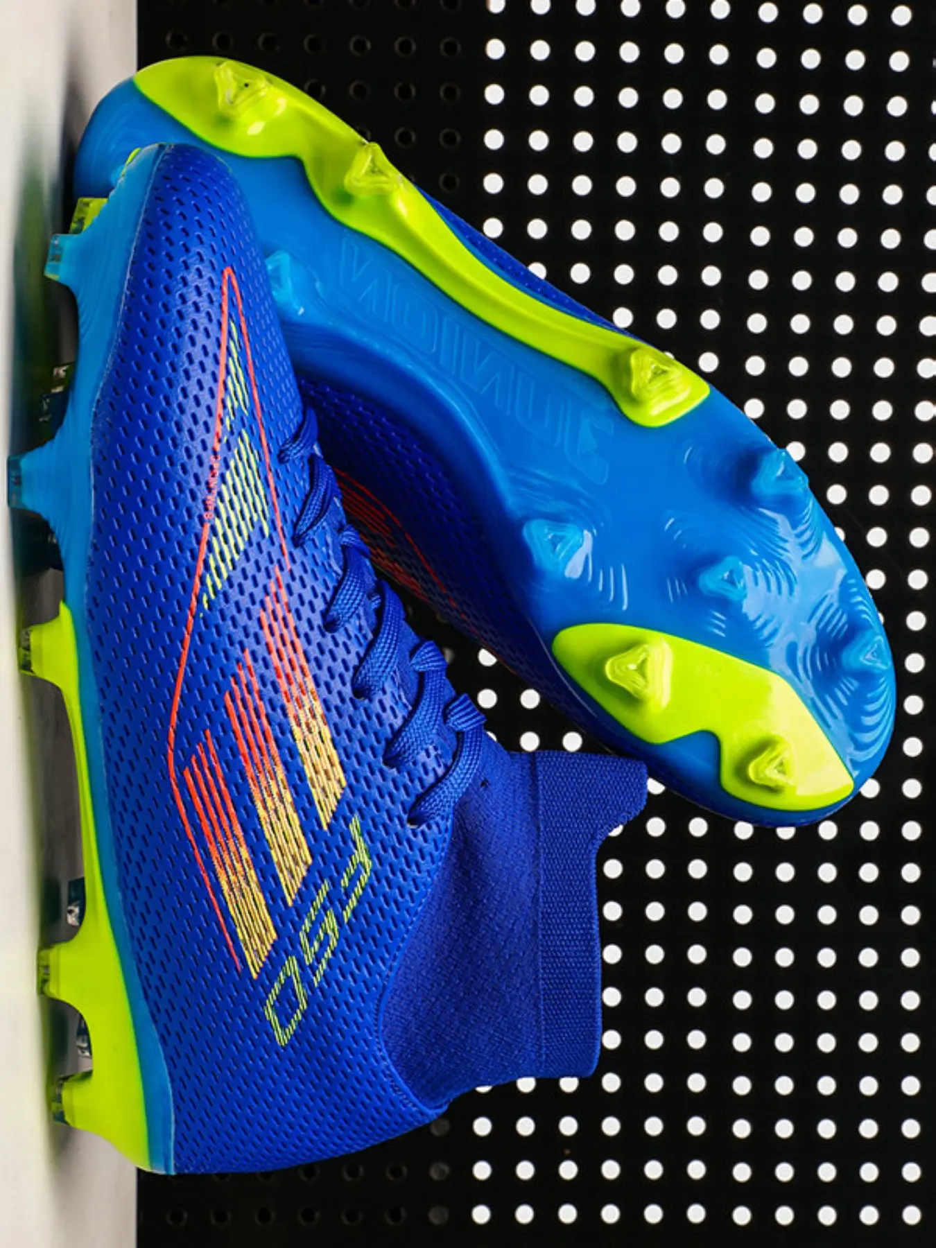 High Top Football Boots For Men - Professional Non-Slip Lace Up Football Shoes With Comfortable Striped Microfiber Upper, Durable All-Season Tf Soccer Shoes Soccer Cleats For Training & Competition