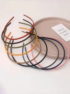 Fine-toothed hairband, minimalist style, high-end solid-color hair accessory, suitable for everyday wear, washing your face, applying makeup, and coordinating with outfits. Hairband, specialized hair accessory, Interchangeable Headbands