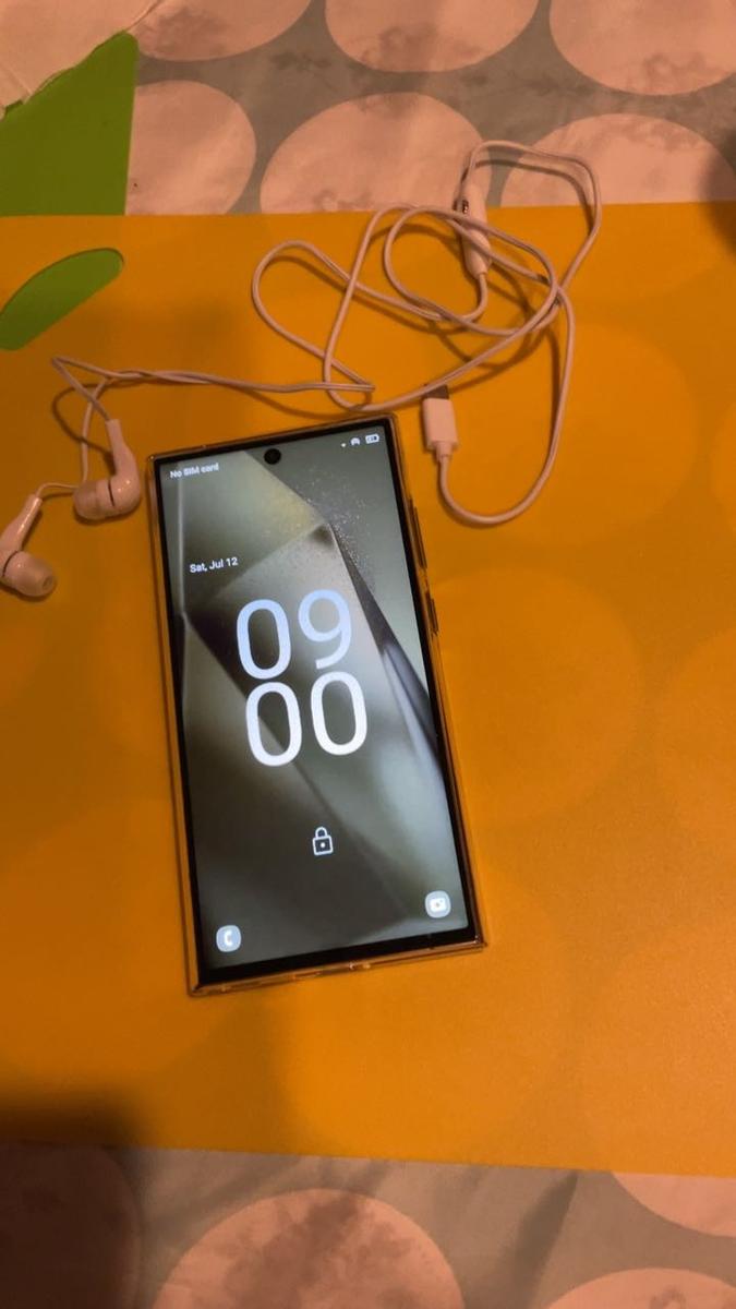 Item: Black, 1 Count