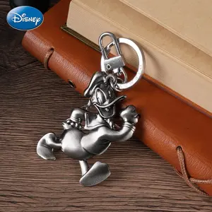 1PC Disney Officially Licensed Keychain Donald Duck Cartoon Cute Metal Key Ring Pendant Fashion Trend Backpack Car Keys Accessories Exquisite Creative Desk Decorations Christmas Memorial Day Valentine Day Surprise Gift for Family and Friends