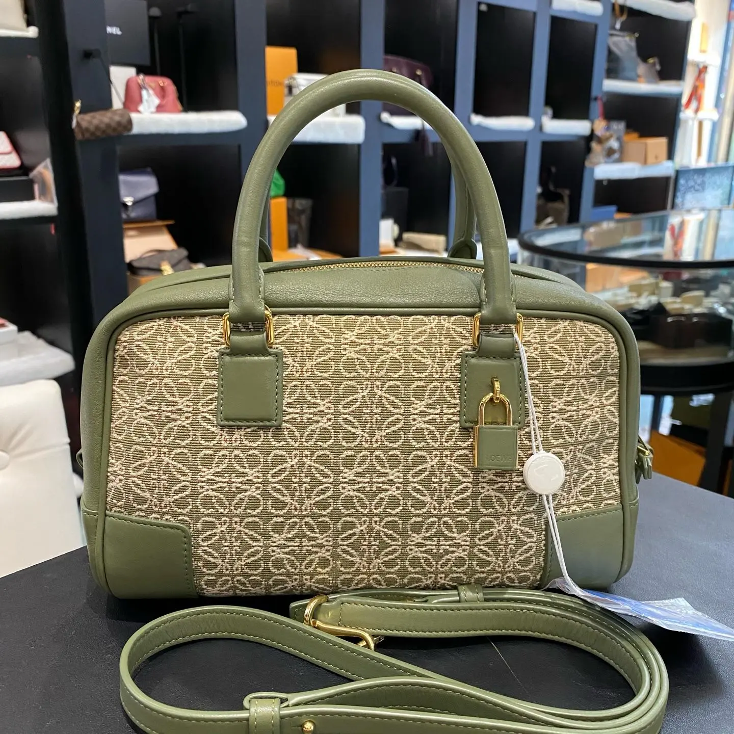 Pre-owned Loewe or above loewe Amazona Boston black avocado green size 24*14*9 XH 21272455