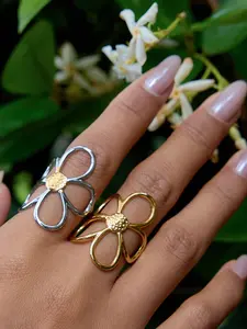 Women's Gold Ring Sweet Romantic Ring Stainless Steel 18k Gold Hypoallergenic Retro Light Luxury Hollow Flower Design Adjustable Opening Bohemian Style Jewelry summer Must-Have Beach Travel Holiday Style Elegant Glittering Ring Elegant Fashion Rings