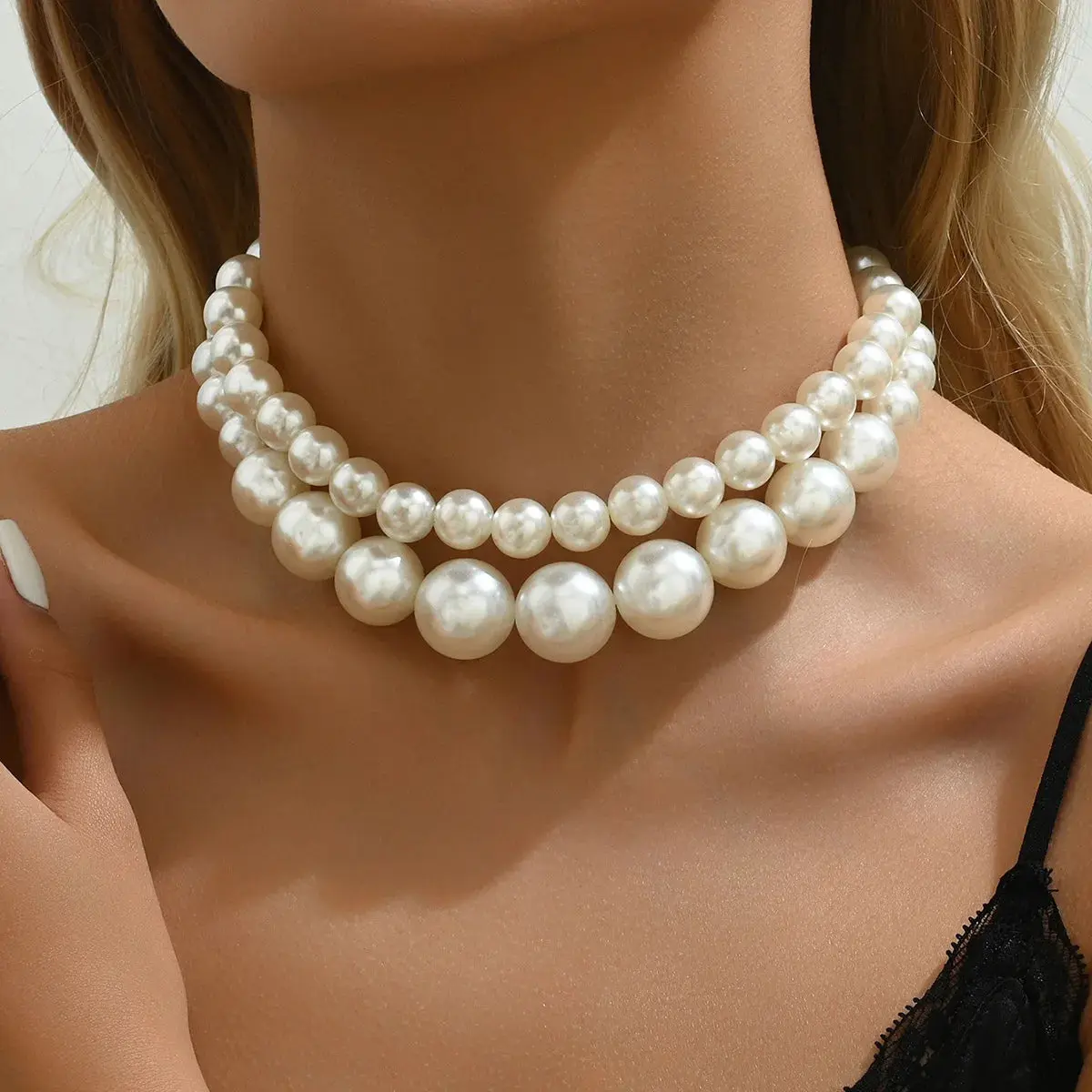 Classic Pearl Choker