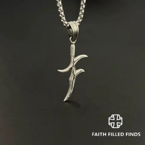 Black Knife Dagger Necklace in Silver, Middle Earth Warrior Necklace For Him,Father’s Day Gifts, Dad Gift,  Sword Necklace For Boyfriend, Elden Ring Inspired