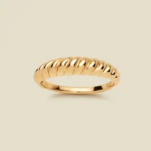 Gloss Croissant Ring | Final Sale