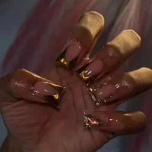 24pcs Duckbill Shape Gradient Nail Tips Art, Luxurious Gold Foil and Diamond Decorations, French Design, Nude Base, Includes Adhesive and File