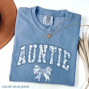Comfort Colors Auntie Shirt, Cute Auntie T-Shirt, New Aunt Gift, Pregnancy Announcement, Gift for Aunt, Aesthetic Tee, Women Oversized Shirts