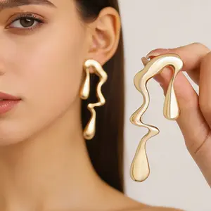 Women’s Fashion Liquid Irregular Geometric Teardrop Alloy Earrings – Sweet‑Cool, Minimalist, Unique Design