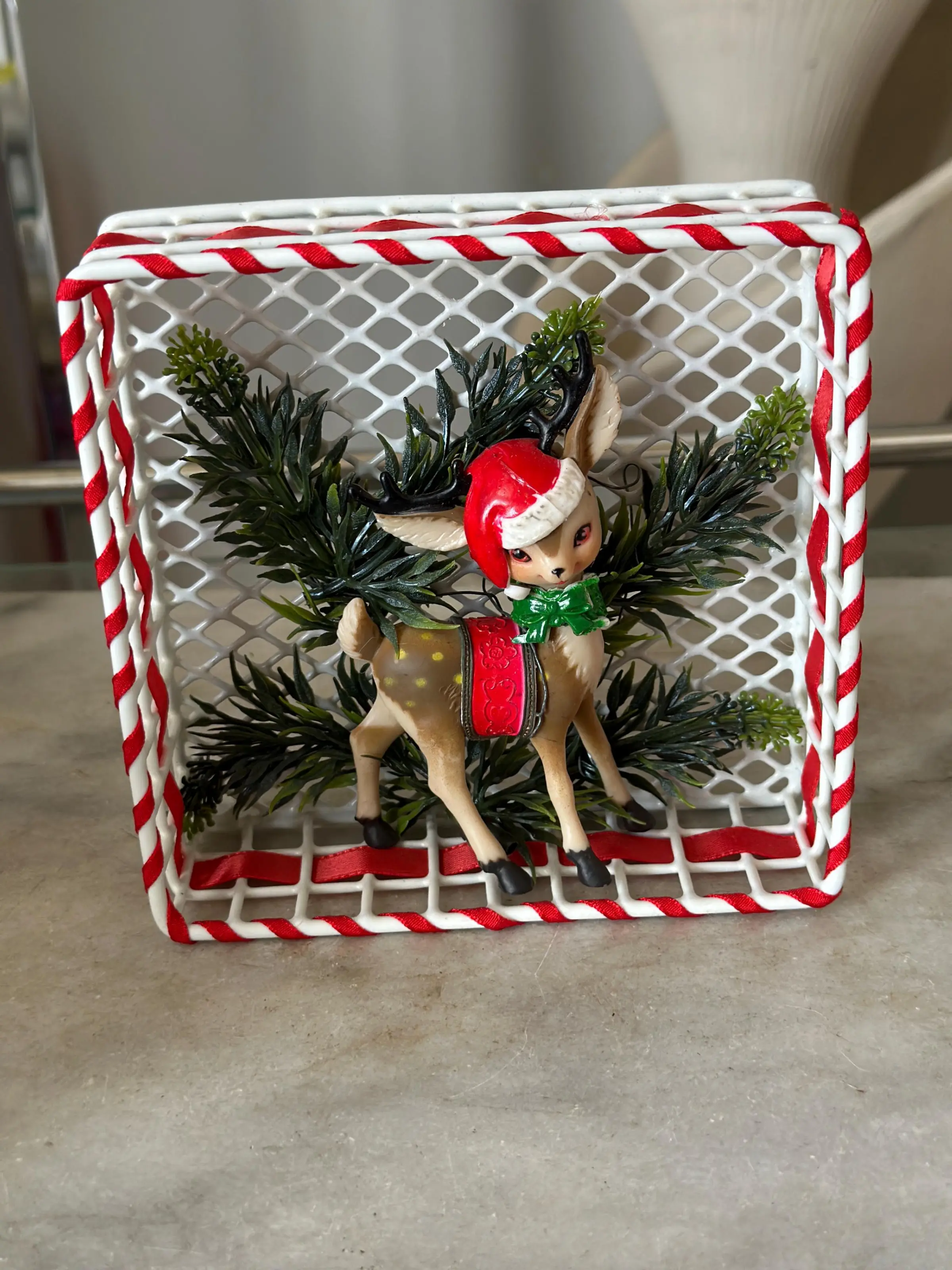 Vintage Kitschy Deer in Metal Mesh Box