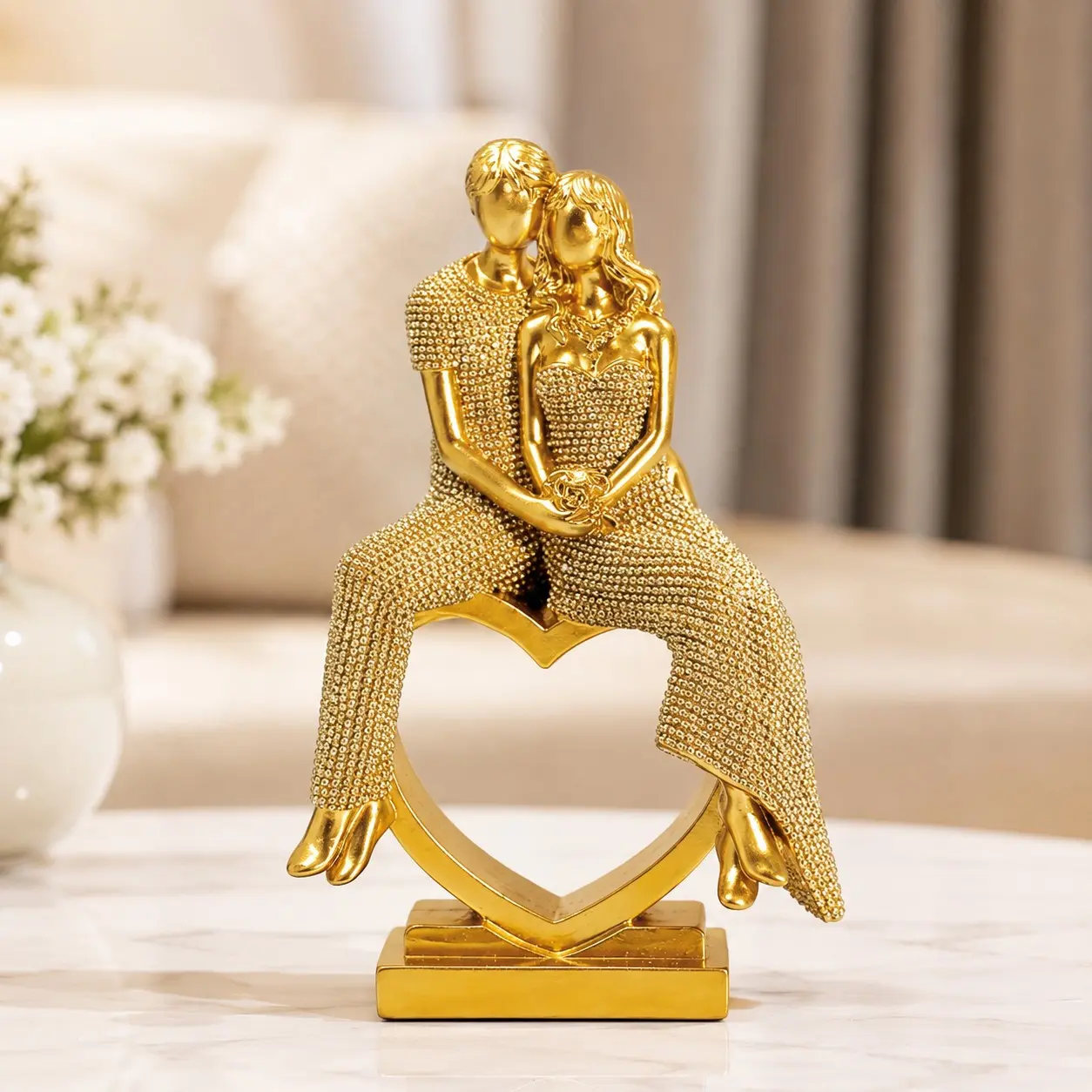 Modern Resin Couple Sculpture, Decorative Sculptures, Minimalist Hugging Design, Desktop Decor for Living Room, Romantic Atmosphere Ornament, Small Home Decoration