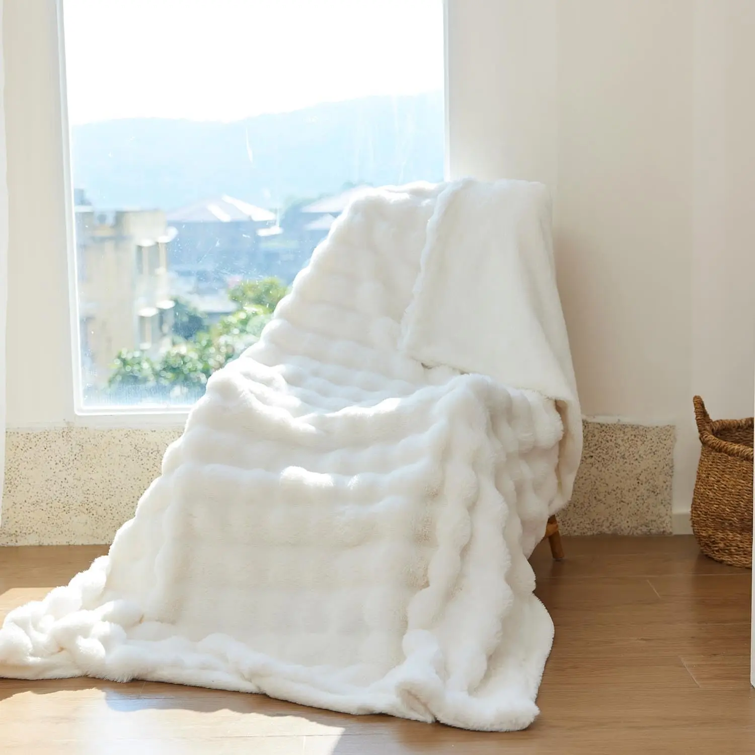 White Faux  Throw Blanket for Couch - Soft Plush Fluffy Fuzzy Bed Blankets for Sofa Bedroom, Cute Warm Furry Bubble Blanket, 51"x63"